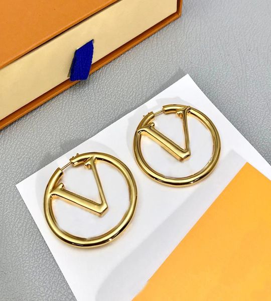2022 23 designer pendant earrings big circle for women earring luxurys designers letter v stud earrings gift no box3804474, Golden;silver
2022 23 designer pendant earrings big circle for women earring luxurys designers letter v stud earrings gift no box3804474, Golden;silver
