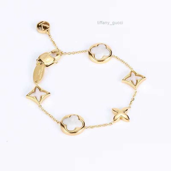 flower lock bracelets bangle letter v titanium steel designer for women men luxury jewlery gifts woman girl gold silver rose gold wholesale, Black
flower lock bracelets bangle letter v titanium steel designer for women men luxury jewlery gifts woman girl gold silver rose gold wholesale, Black