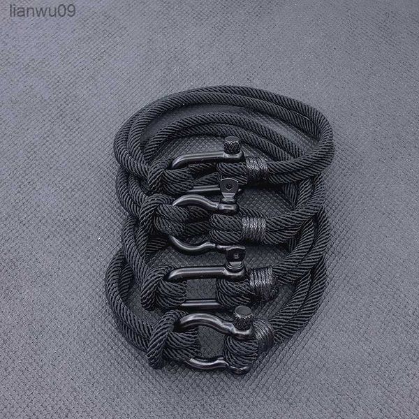 men black stainless steel u shape survival bracelet outdoor camping rescue emergency shackle rope bracelet for women jewelry l230704
men black stainless steel u shape survival bracelet outdoor camping rescue emergency shackle rope bracelet for women jewelry l230704