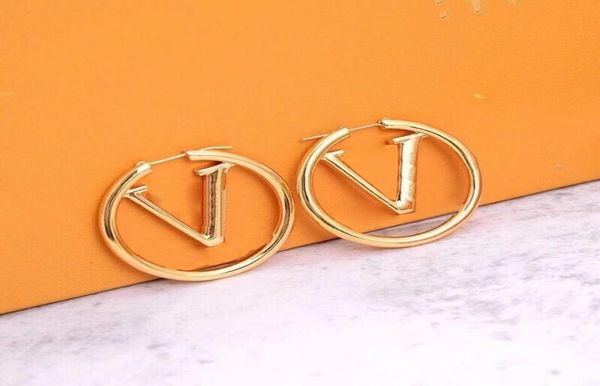 fashion designer earrings ear stud brand designers gold plated geometry double letters earring classical women wedding party jewer2240078, Golden;silver
fashion designer earrings ear stud brand designers gold plated geometry double letters earring classical women wedding party jewer2240078, Golden;silver