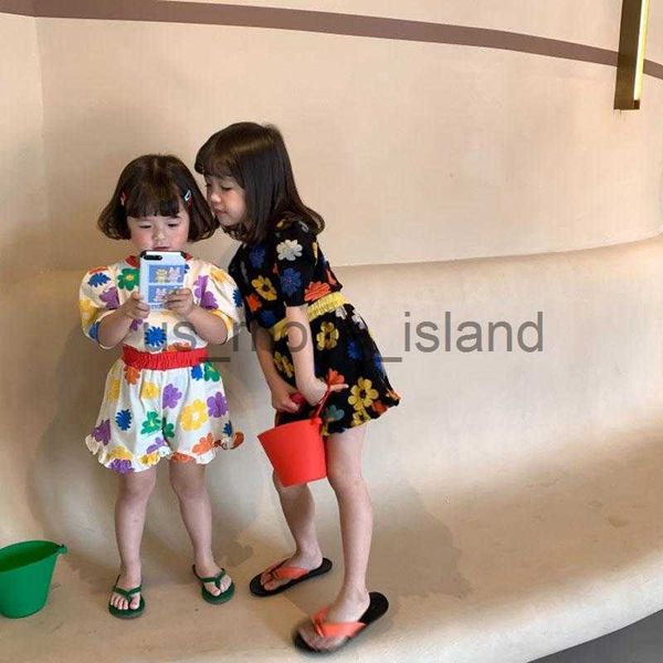 clothing sets clothing sets 2023 summer kids suit cute floral puff girls short sleeve tees and loose shorts casual 2pcs for sisters x0712, White
clothing sets clothing sets 2023 summer kids suit cute floral puff girls short sleeve tees and loose shorts casual 2pcs for sisters x0712, White