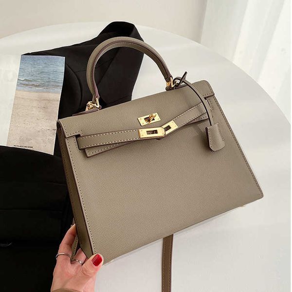 luxury designer tote bags h home kelys online store bag female 2023 new spring summer premium second generation bag large capacity one shoul
luxury designer tote bags h home kelys online store bag female 2023 new spring summer premium second generation bag large capacity one shoul