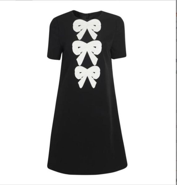 1112 2022 milan runway dress spring summer a line short sleeve black white embroidery crew neck above knee dress prom1192356
1112 2022 milan runway dress spring summer a line short sleeve black white embroidery crew neck above knee dress prom1192356