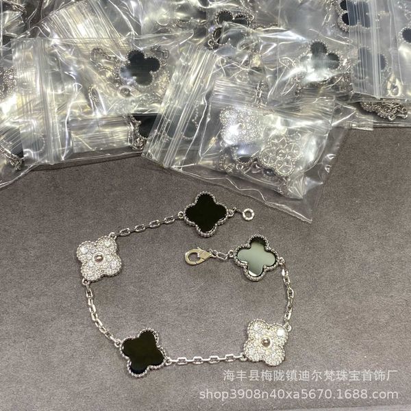 high edition four-leaf clover panda bracelet women's agate gold plated five flowers black and white double faced snowflake with diamond, Golden;silver
high edition four-leaf clover panda bracelet women's agate gold plated five flowers black and white double faced snowflake with diamond, Golden;silver