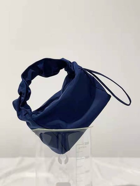 2023 new rugged cloud bag nylon fabric women's handheld shoulder bag underarm bag oxford fabric lightweight
2023 new rugged cloud bag nylon fabric women's handheld shoulder bag underarm bag oxford fabric lightweight