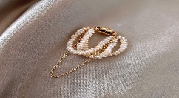 magnet clasp natural fresh water pearl tassel ear bone clip no hole nvsen super immortal minority personality earrings9691469, Golden
magnet clasp natural fresh water pearl tassel ear bone clip no hole nvsen super immortal minority personality earrings9691469, Golden