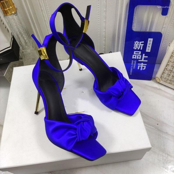 sandals summer solid square headed simple silk flower slippers high heel banquet dress versatile large customized women, Black
sandals summer solid square headed simple silk flower slippers high heel banquet dress versatile large customized women, Black