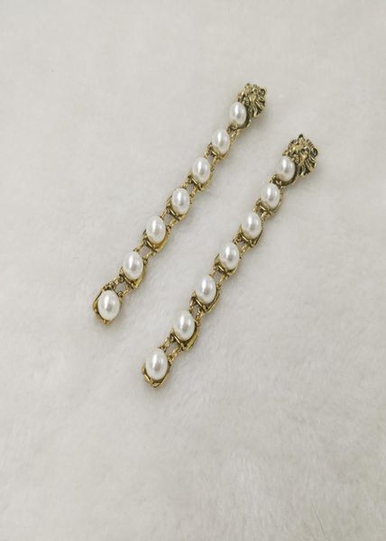 baroque vintage metal lion head stud earrings for women fashion brand wedding jewelry pearl earrings pendant bridal brincos1807808, Golden;silver
baroque vintage metal lion head stud earrings for women fashion brand wedding jewelry pearl earrings pendant bridal brincos1807808, Golden;silver