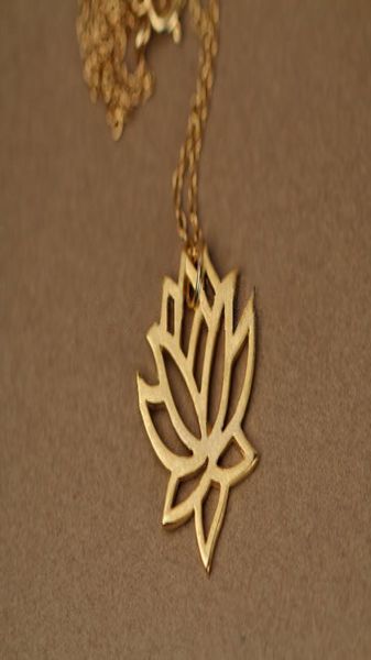 trendy big lotus pendant floral style of plants women039s neclaces4709299, Silver
trendy big lotus pendant floral style of plants women039s neclaces4709299, Silver
