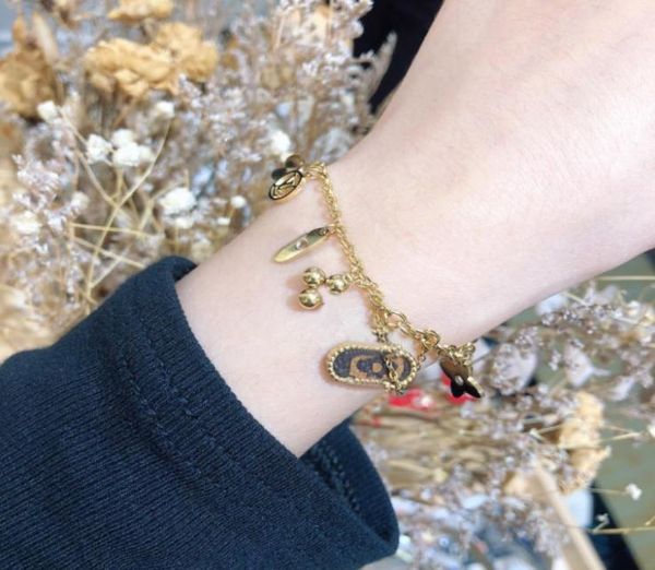 whole link chain fashion women bracelets designer luxury letter chains jewelry 18k gold plated stainless steel bracelet womens5748195, Black
whole link chain fashion women bracelets designer luxury letter chains jewelry 18k gold plated stainless steel bracelet womens5748195, Black