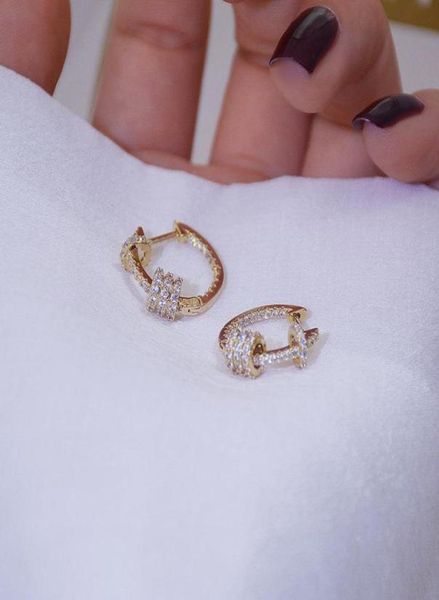 vintage elegant 14k real gold jewelry irregular hoop earrings for women s925 silver needle stud zirconia party hugg1173110, Golden;silver
vintage elegant 14k real gold jewelry irregular hoop earrings for women s925 silver needle stud zirconia party hugg1173110, Golden;silver