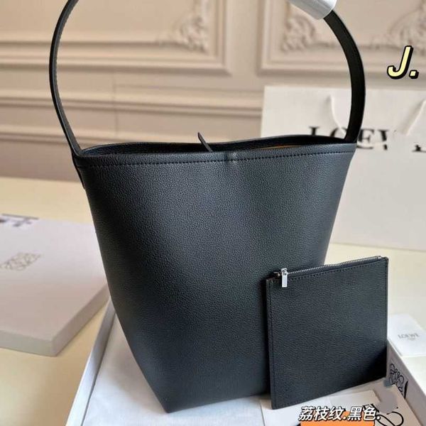 luxury designer loevve bag fashion tote shoulder canvas bags vegetable basket and mother have a crisp soft shape presenting highend brand te
luxury designer loevve bag fashion tote shoulder canvas bags vegetable basket and mother have a crisp soft shape presenting highend brand te