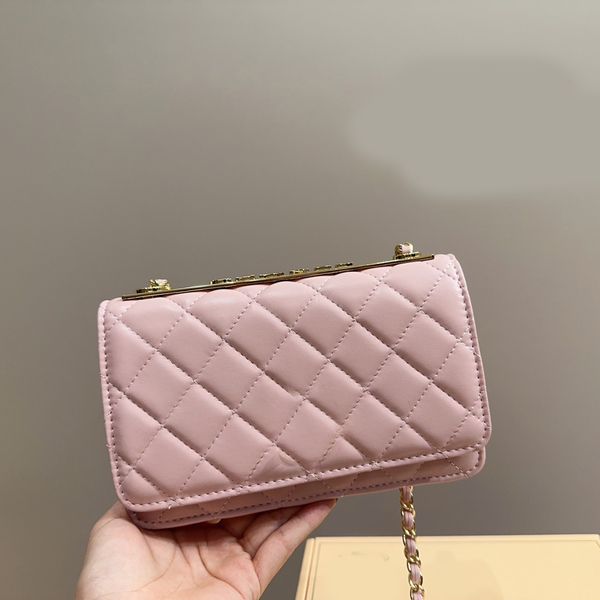 flap chains bags trendy woc cross body designer brand bag leather totes luxury handbag fashion shoulder bag women letter purse phone wallet
flap chains bags trendy woc cross body designer brand bag leather totes luxury handbag fashion shoulder bag women letter purse phone wallet