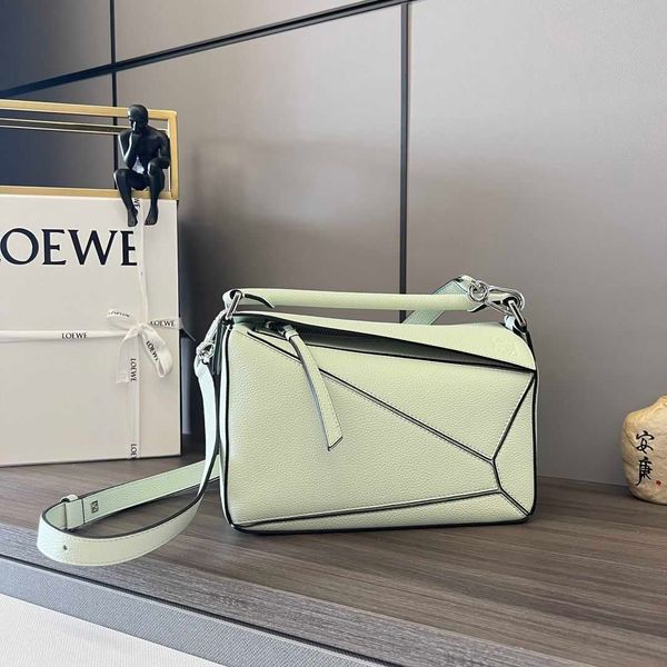 luxury designer loevve bag fashion tote shoulder canvas bags puzzle geometric headband layer wrapped leather crossbody with litchi pattern s
luxury designer loevve bag fashion tote shoulder canvas bags puzzle geometric headband layer wrapped leather crossbody with litchi pattern s