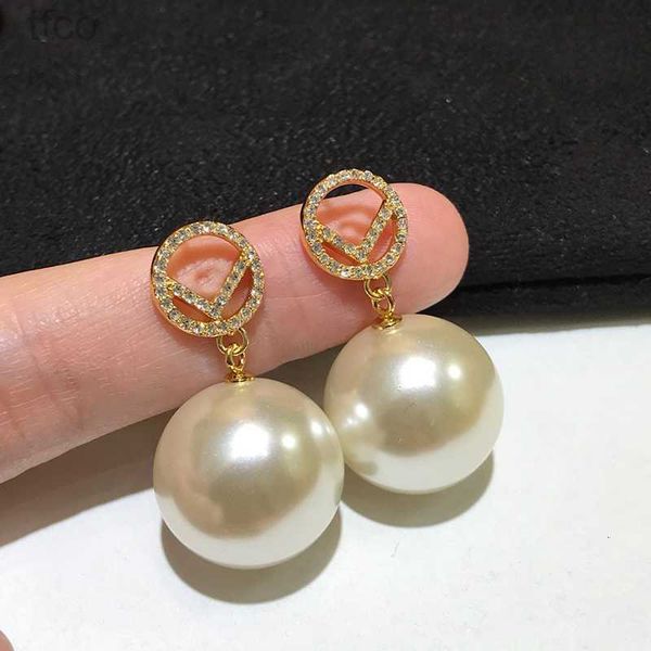 luxurys women designers stud gold earring diamond pearl earrings ear stud womens designer studs birthday gift letters f 22112106, Golden;silver
luxurys women designers stud gold earring diamond pearl earrings ear stud womens designer studs birthday gift letters f 22112106, Golden;silver