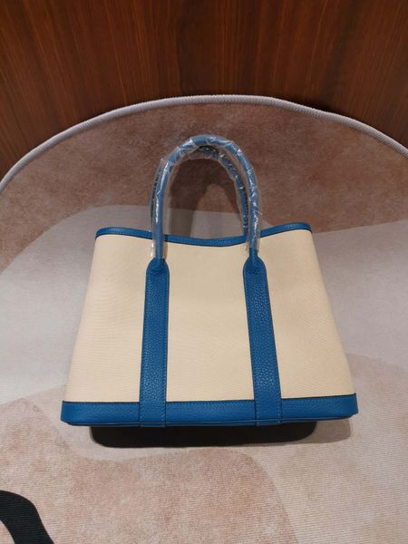 9a women's handbag designer luxury handbag women's shoulder bag women's handbag fashion brand handbag female bagnew commute s
9a women's handbag designer luxury handbag women's shoulder bag women's handbag fashion brand handbag female bagnew commute s