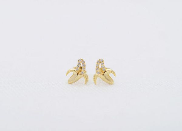 fashion silver plated banana stud earrings personality hollow out earrings for women whole3933422, Golden;silver
fashion silver plated banana stud earrings personality hollow out earrings for women whole3933422, Golden;silver