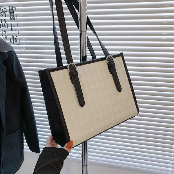 feeling bag women's versatile large capacity tote bag new small handheld bag fashion shoulder bag
feeling bag women's versatile large capacity tote bag new small handheld bag fashion shoulder bag