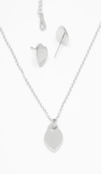 fashion jewelry sets women lady heart earring 18k gold earrings necklace with t letter pendant necklace4190838, Silver
fashion jewelry sets women lady heart earring 18k gold earrings necklace with t letter pendant necklace4190838, Silver