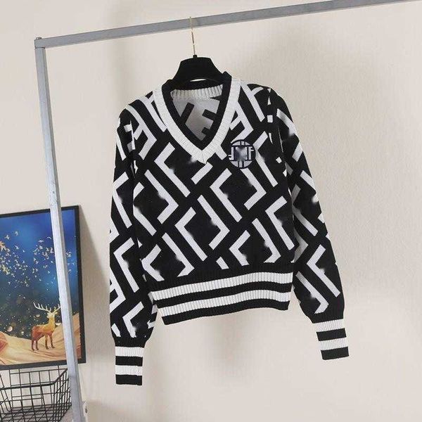 luxury designer sweater women v-neck pullover knit shirt embroidered wool sweaters womens underlay fashion sweatshirt
luxury designer sweater women v-neck pullover knit shirt embroidered wool sweaters womens underlay fashion sweatshirt