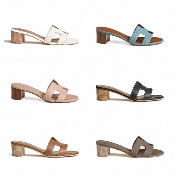 trendy brand women's slippers thick soles high heels and open shoes wearing a straight line trawl red on the outside the same style of, Black
trendy brand women's slippers thick soles high heels and open shoes wearing a straight line trawl red on the outside the same style of, Black