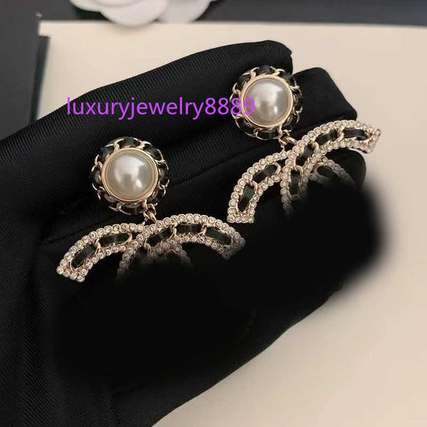 stud 18k gold plated designers brand earrings designer c-letter ear stud women crystal geometric earring for wedding party jewerlry accessor, Golden;silver
stud 18k gold plated designers brand earrings designer c-letter ear stud women crystal geometric earring for wedding party jewerlry accessor, Golden;silver