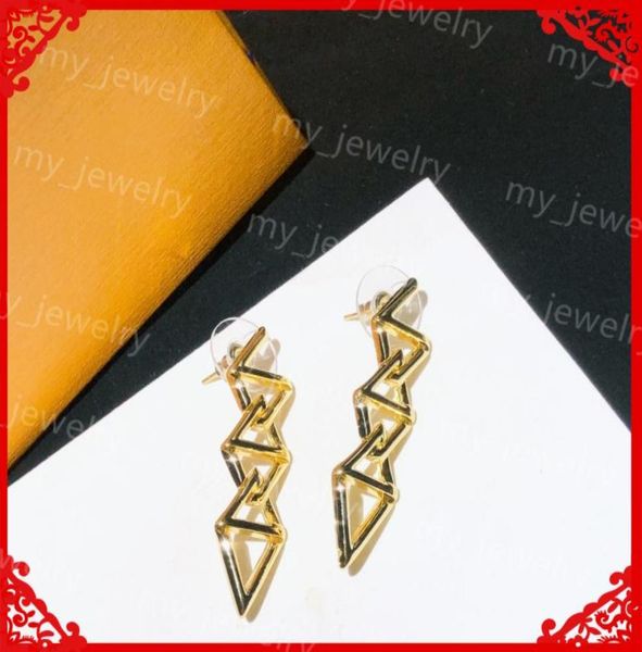 fashion 18k gold earrings designers letter earrings women curb chain earring for lady party wedding lovers gift engagement jewelry3127082, Golden;silver
fashion 18k gold earrings designers letter earrings women curb chain earring for lady party wedding lovers gift engagement jewelry3127082, Golden;silver