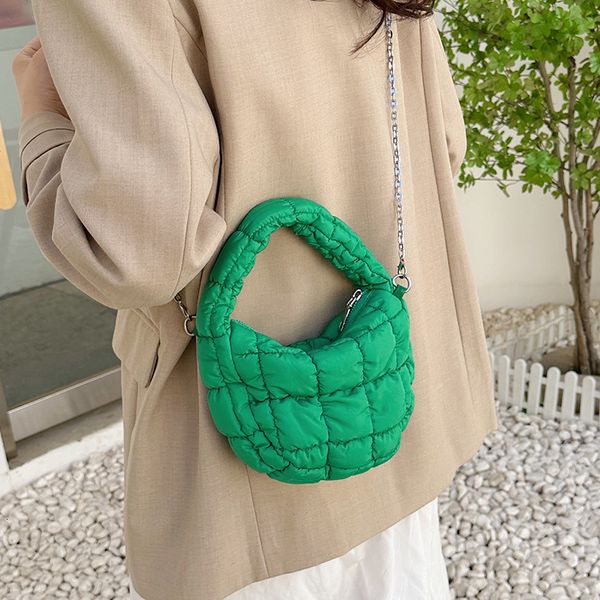 evening bags deigner quilted handbags candy color pleated cloud bag mini shoulder cotton chain dumpling for women clutch 230711
evening bags deigner quilted handbags candy color pleated cloud bag mini shoulder cotton chain dumpling for women clutch 230711