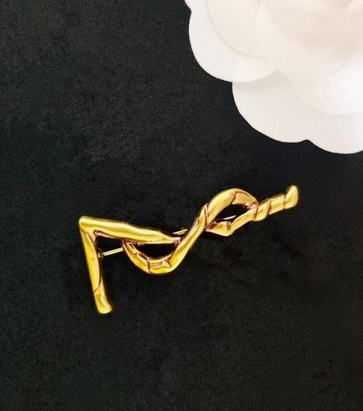 vintage letter brooch with stamp women men letters brooches suit lapel pin for gift party fashion jewelry9294423, Gray
vintage letter brooch with stamp women men letters brooches suit lapel pin for gift party fashion jewelry9294423, Gray