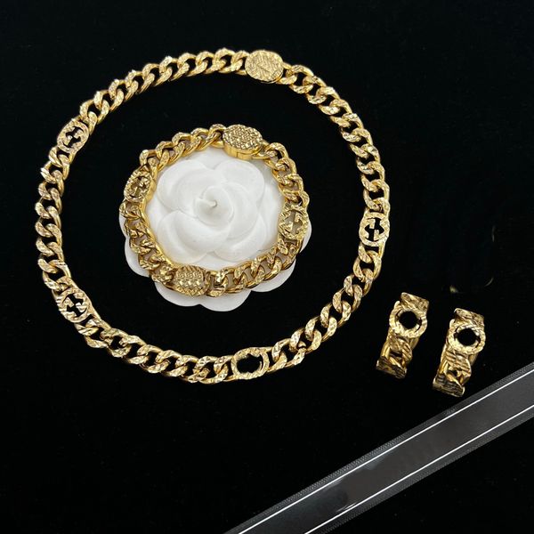 new fashion choker necklace and bracelet earring sets double letter bracelets necklaces supply couples jewelry party gifts cgs1 --05, Black
new fashion choker necklace and bracelet earring sets double letter bracelets necklaces supply couples jewelry party gifts cgs1 --05, Black
