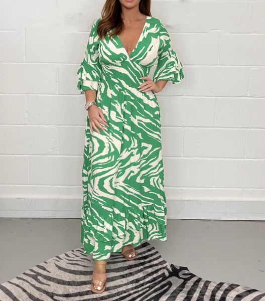 urban dresses 2023 casual spring summer women dress fashion print deep vneck quarter sleeve waist elastic aline anklelength long 230711, White;black
urban dresses 2023 casual spring summer women dress fashion print deep vneck quarter sleeve waist elastic aline anklelength long 230711, White;black