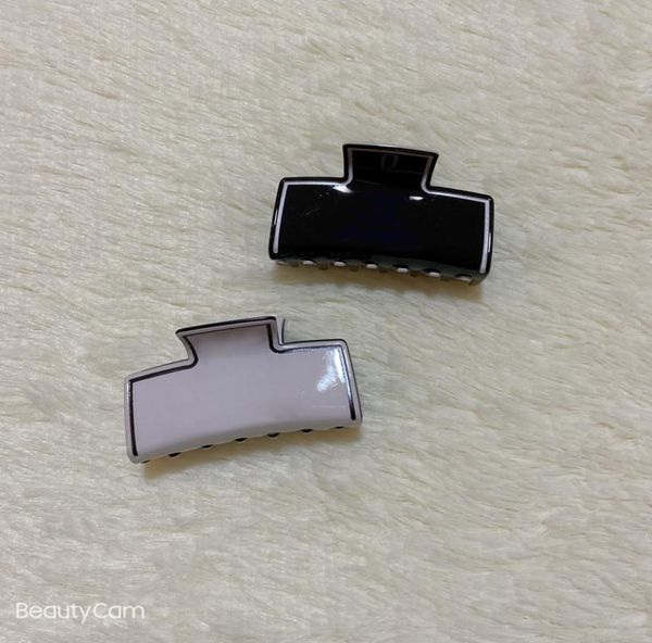 8x4cm fashion black and white acrylic cube claw clips c style hairpin side clip for ladies collection head accessories items vip g5751688, Golden;silver
8x4cm fashion black and white acrylic cube claw clips c style hairpin side clip for ladies collection head accessories items vip g5751688, Golden;silver