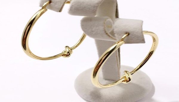 2020 new women elegant circular smooth hoop earrings girl simple korean style round titanium steel ear studs2774805, Golden;silver
2020 new women elegant circular smooth hoop earrings girl simple korean style round titanium steel ear studs2774805, Golden;silver