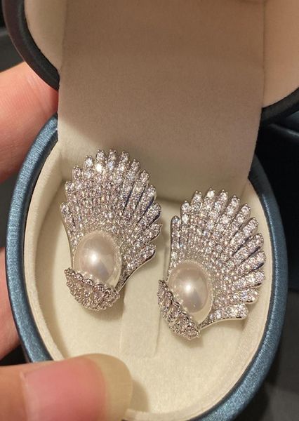 luxury designer women earrings pearl ear stud 925 silver needle earring zirconia diamond lady earing elegant fashion girl shell sc5083864, Golden;silver
luxury designer women earrings pearl ear stud 925 silver needle earring zirconia diamond lady earing elegant fashion girl shell sc5083864, Golden;silver