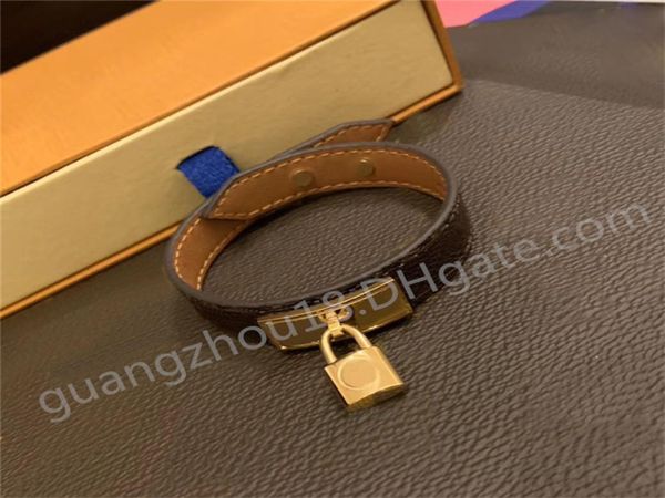 fashion classic flat brown pu leather bracelet with metal lock head in gift retail box sl068856324, Golden;silver
fashion classic flat brown pu leather bracelet with metal lock head in gift retail box sl068856324, Golden;silver