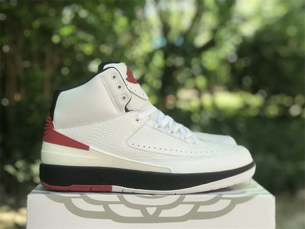basketball shoes authentic og 2 2s chicago sports sneakers dx2454-106 35th anniversary mens white varsity red black outdoor trainers, Red;white
basketball shoes authentic og 2 2s chicago sports sneakers dx2454-106 35th anniversary mens white varsity red black outdoor trainers, Red;white