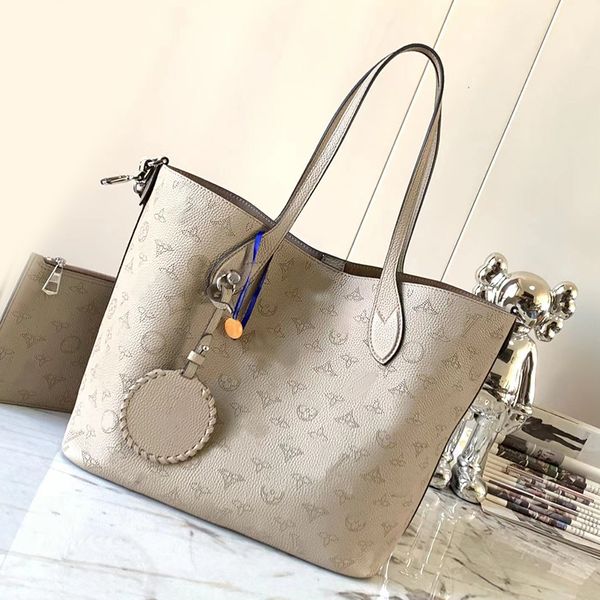 designer shoulder tote bag blossom shopping bags perforated cow leather women crossbody casual hollow out handbags large composite purses lu
designer shoulder tote bag blossom shopping bags perforated cow leather women crossbody casual hollow out handbags large composite purses lu