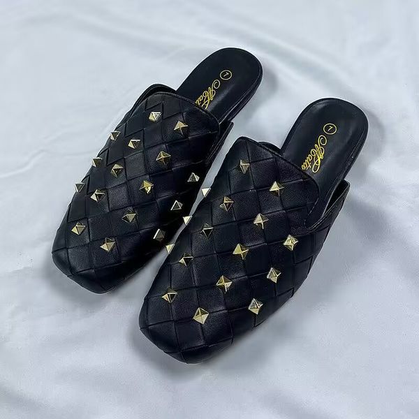summer women's slippers fashion casual beautiful rivets outdoor comfort personality non-slip sandals white black
summer women's slippers fashion casual beautiful rivets outdoor comfort personality non-slip sandals white black