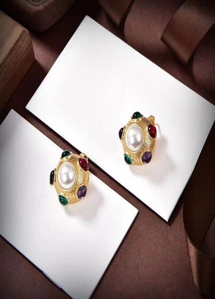 18k gold retro vintage brand designer stud earrings for women fashion elegant geometry colorful stone ol ear rings jewelry8832641, Golden;silver
18k gold retro vintage brand designer stud earrings for women fashion elegant geometry colorful stone ol ear rings jewelry8832641, Golden;silver