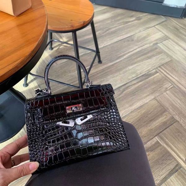 original wholesale h home kelys tote bags online shop crocodile mini second generation bag for womens high end feel handbag 2023 autumn wint
original wholesale h home kelys tote bags online shop crocodile mini second generation bag for womens high end feel handbag 2023 autumn wint
