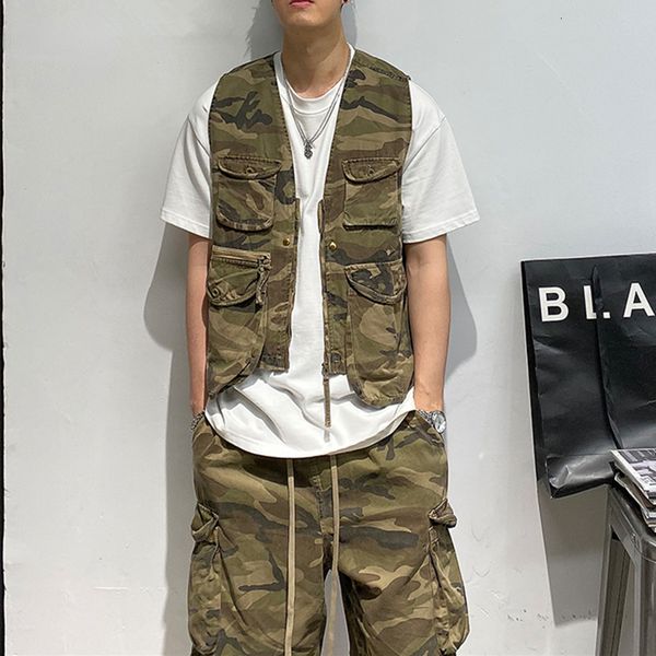 men' tank casual coat retro multipocket camouflage tactical vest men clothing harajuku army green jacket male 230711, White;black
men' tank casual coat retro multipocket camouflage tactical vest men clothing harajuku army green jacket male 230711, White;black