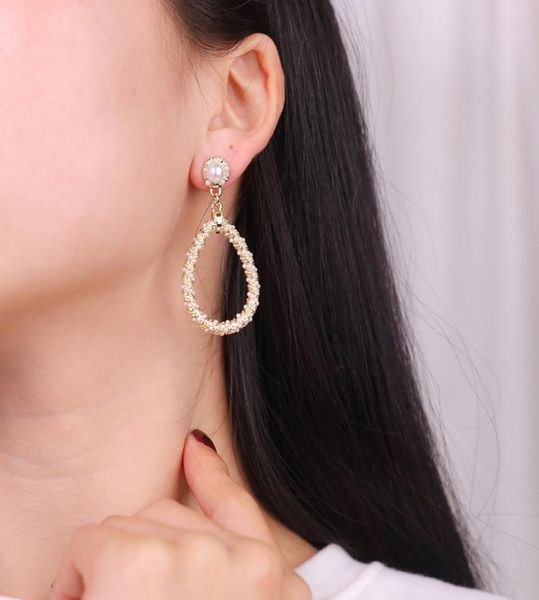 atmospheric ladies earrings geometric shape pearl winding female s925 silver needle women1837028, Golden;silver
atmospheric ladies earrings geometric shape pearl winding female s925 silver needle women1837028, Golden;silver