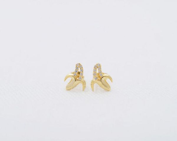 fashion silver plated banana stud earrings personality hollow out earrings for women whole3035391, Golden;silver
fashion silver plated banana stud earrings personality hollow out earrings for women whole3035391, Golden;silver