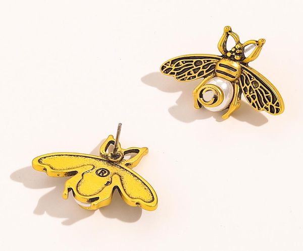 cute bee stud earring with letter on the back women insect bees letters earrings fashion jewelry accessories2600507, Golden;silver
cute bee stud earring with letter on the back women insect bees letters earrings fashion jewelry accessories2600507, Golden;silver