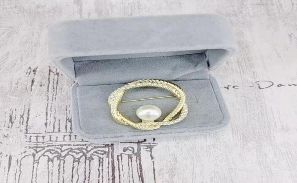 fashion jewelry famous badge design silver gold brand broche luxurys desinger brooch women rhinestone pearl letter brooches suit p8188822, Gray
fashion jewelry famous badge design silver gold brand broche luxurys desinger brooch women rhinestone pearl letter brooches suit p8188822, Gray