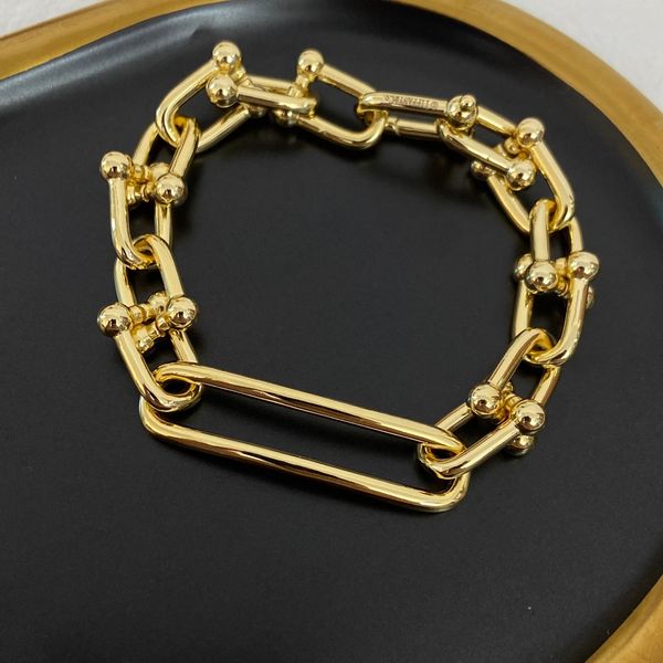 t family's same style bracelets designer for women white shell bare body with diamond sterling silver 18k rose gold colorless fashion s, Black
t family's same style bracelets designer for women white shell bare body with diamond sterling silver 18k rose gold colorless fashion s, Black
