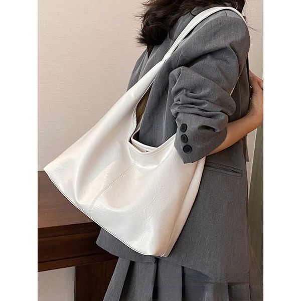 simple and casual underarm large capacity bag for women's new fashion tote bag niche high-end texture shoulder bag
simple and casual underarm large capacity bag for women's new fashion tote bag niche high-end texture shoulder bag
