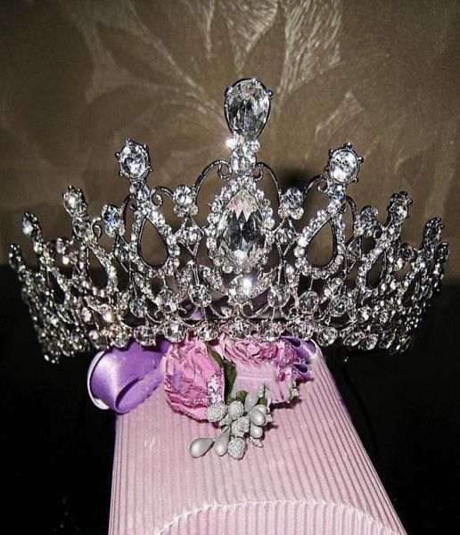 wholeoversize crystal bride hair accessory wedding tiaras and crown for rhinestone pageant crowns head jewelry hair orna1989991
wholeoversize crystal bride hair accessory wedding tiaras and crown for rhinestone pageant crowns head jewelry hair orna1989991
