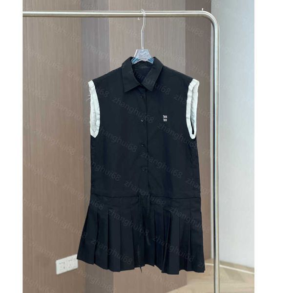 23ss womens designer clothing women dresses summer dress new style splicing raw edge logo embroidery sleeveless vest pleated dress womens cl, Black;gray
23ss womens designer clothing women dresses summer dress new style splicing raw edge logo embroidery sleeveless vest pleated dress womens cl, Black;gray