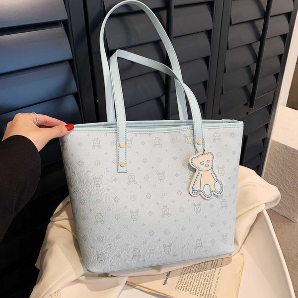 small group texture underarm bag for women new version commuting casual fresh large capacity shoulder bag tote bag
small group texture underarm bag for women new version commuting casual fresh large capacity shoulder bag tote bag
